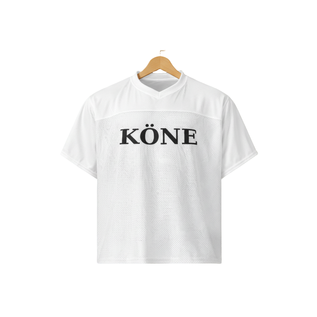 vista completea del tejido de malla y costuras de la camiseta KÖNE